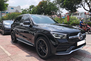 Kỳ công độ cửa hít, mâm lớn, chủ nhân Mercedes-Benz GLC 300 AMG bán xe khi vừa chạy 8.000 km