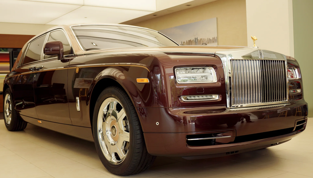 Chiếc Rolls-Royce Phantom Lửa Thiêng của ông Trịnh Văn Quyết tiếp tục 'ế' khách - Ảnh 1.