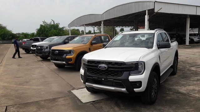 The agent quotes 7 versions of Ford Ranger 2023 coming to Vietnam: From 648 million VND, creating new pressure for the mid-size pickup group - Photo 2.