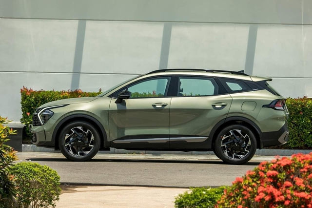 Ảnh thực tế Kia Sportage 2022 tại Việt Nam: Giá chốt từ 899 triệu đồng, 8 phiên bản, lắp ráp trong nước, đắt hơn Hyundai Tucson - Ảnh 3.