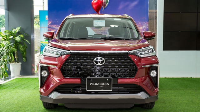 Toyota Veloz Cross tăng giá 10 triệu đồng từ tháng 8 - Khách hàng chờ nhận xe rơi vào cảnh hoang mang - Ảnh 2.
