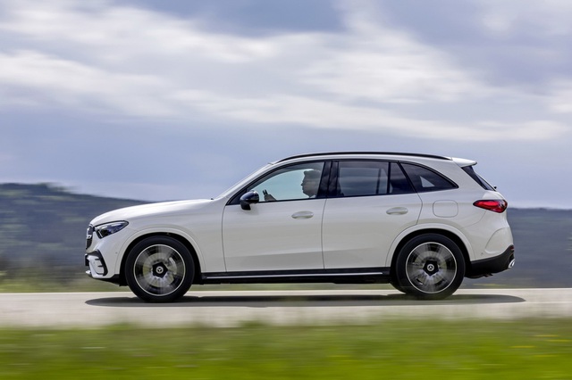 SUV bán chạy nhất của Mercedes-Benz GLC ra mắt thế hệ mới: Mọi bản đều có tùy chọn hybrid - Ảnh 2.
