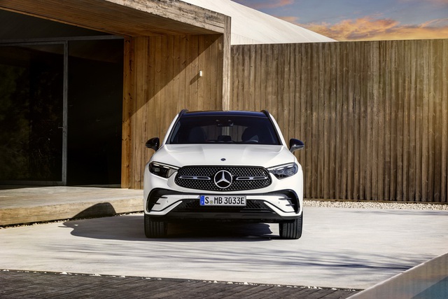Ra mắt Mercedes-Benz GLC 2023 - SUV hạng sang hợp gu khách Việt lột xác, đấu BMW X3 và Audi Q5 - Ảnh 15.
