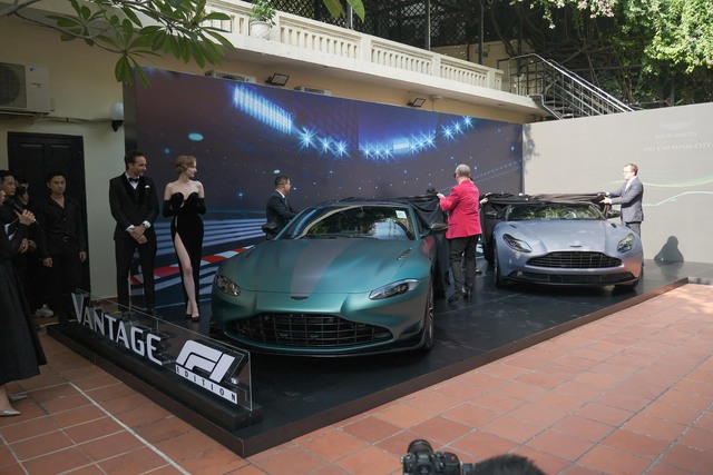 Cận cảnh những trang bị khủng trên Aston Martin Vantage F1 Edition giá gần 19 tỷ đồng tại Việt Nam - Ảnh 5.