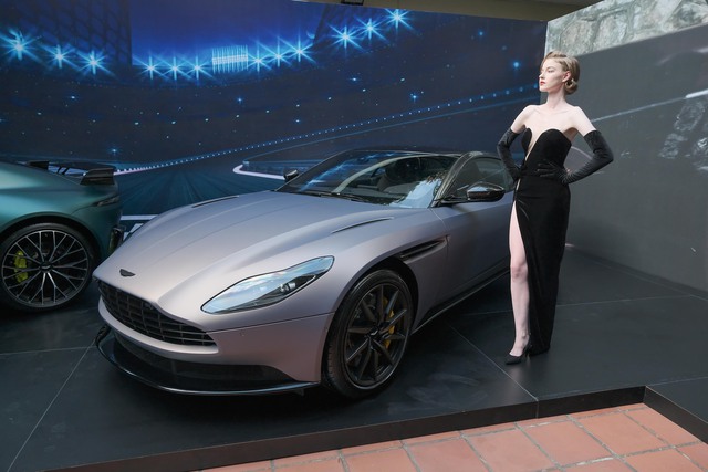 Chi tiết Aston Martin DB11 giá gần 20 tỷ đồng vừa về Việt Nam: Màu sơn độc nhất, động cơ nâng cấp mạnh 528 mã lực - Ảnh 1.
