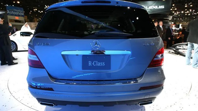 Mercedes-Benz recalls 1 million cars worldwide due to brake failure - Photo 1.