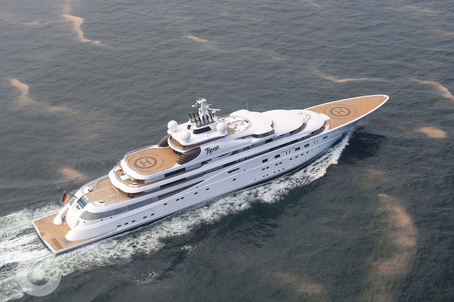 Siêu du thuyền xa hoa của tỷ phú Abu Dhabi, nơi tài tử Leonardo DiCaprio từng mượn mở tiệc xem bóng đá - Ảnh 2.