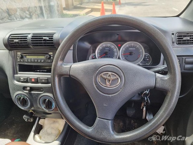 The car is too durable and also 'sad', Toyota Avanza has not been damaged for nearly 20 years to buy a new car - Photo 5.