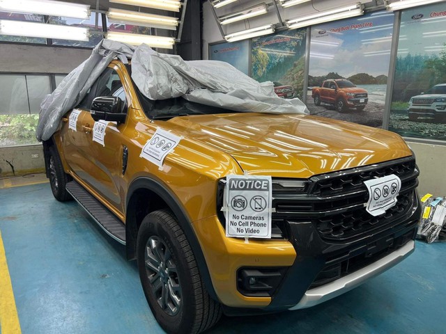 Ford Ranger Wildtrak 2022 lần đầu lộ nội thất tại Việt Nam: Nhiều trang bị khủng như xe Thái Lan, sẽ làm khó Triton, Hilux - Ảnh 1.