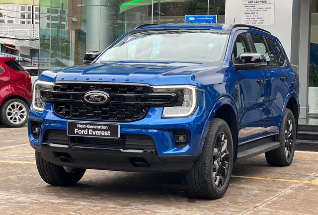 Soigói lạc giá 200 triệu đồng của Ford Everest bản full option tại Việt Nam: Chỉ có 4 món, tặng thêm nhiều món-Ảnh 9.