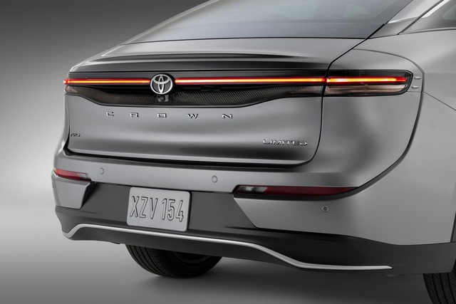 推出新一代豐田皇冠：從轎車到 SUV 的 4 種設計的獨特設計 - 照片 9。