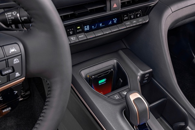 推出新一代豐田皇冠：從轎車到 SUV 的 4 種設計的獨特設計 - 照片 16。