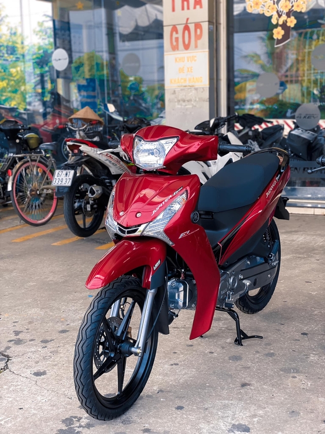 Ngam Yamaha Jupiter Finn sieu tiet kiem xang vua ve dai ly co gi dau Honda Future