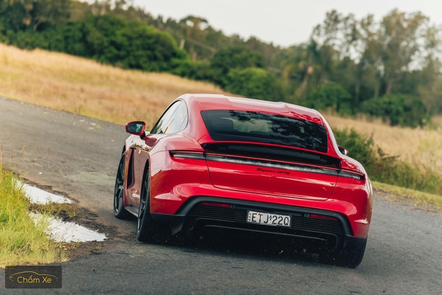 Chấm điểm Porsche Taycan: Đầy pin đi gần 500km, 1 tùy chọn có thể gây hoa mắt - Ảnh 15.