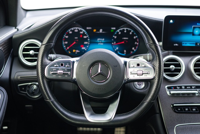 ‘Hàng hiếm’ Mercedes-Benz GLC 300 Coupe 2 năm tuổi được rao bán lại với mức giá gần 2,7 tỷ đồng - Ảnh 11.
