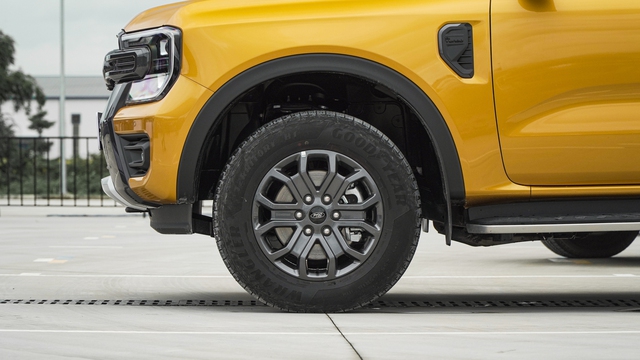 Ford Ranger Wildtrak 2022 giá 965 triệu đồng - Vua bán tải thị uy đối thủ tại Việt Nam - Ảnh 11.