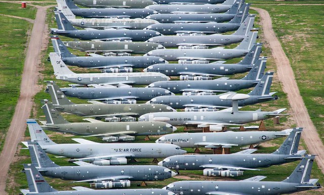 Tham quan bãi đỗ của gần 4.000 chiếc máy bay nghỉ hưu  - Ảnh 3.