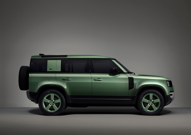 Cận cảnh Land Rover Defender 2023 phiên bản kỷ niệm 75 năm - Ảnh 2.