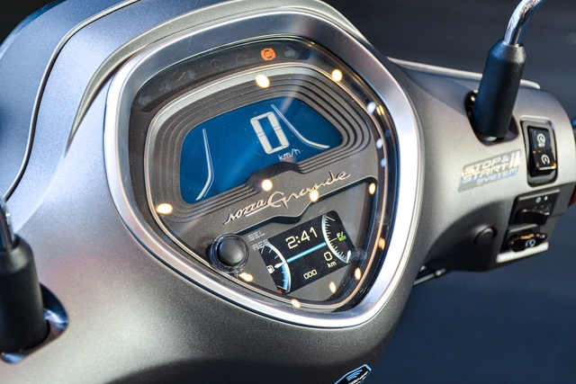 Chi tiết Yamaha Grande 2022 vừa ra mắt VN: Giá từ 45,9 triệu đồng, thiết kế mới, đầy bình đi được gần 241 km - Ảnh 8.