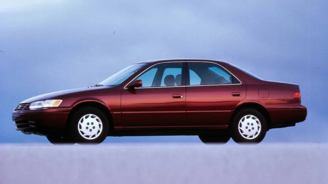 Nhìn lại toàn bộ dòng lịch sử Toyota Camry trong ngày thế hệ mới ra mắt - Ảnh 4.