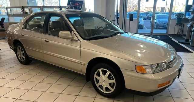 Honda Accord 28 tuổi rao bán cao hơn giá xe mới nhờ mới đi 3.500 km: Giá trị xe cổ hay 'ảo giá'? - Ảnh 1.