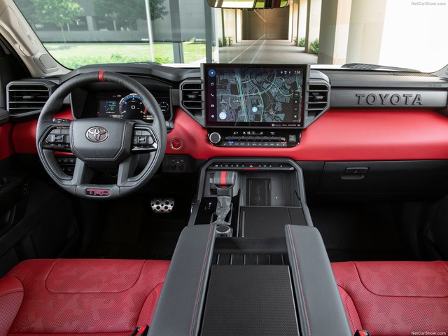 Toyota Sequoia 2023 xuất hiện tại Việt Nam: SUV đầu bảng của Toyota, to hơn Land Cruiser - Ảnh 3.