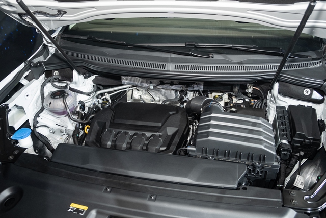 Chi tiết VW Viloran Luxury giá 2,188 tỷ đồng, vượt trội về trang bị tiện nghi so với bản tiêu chuẩn - Ảnh 10.