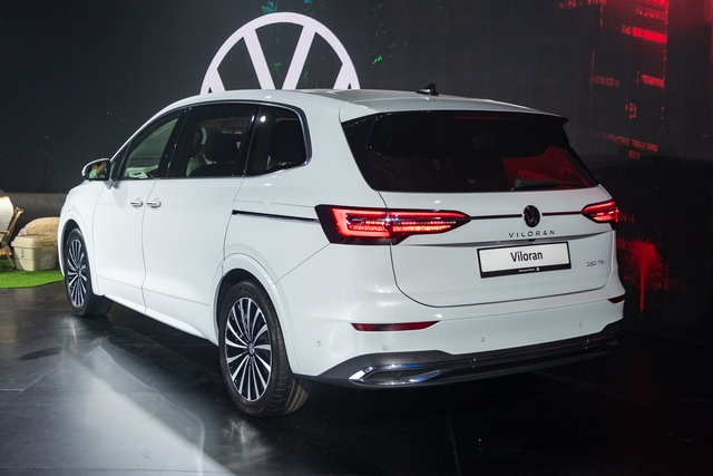 Chi tiết VW Viloran Luxury giá 2,188 tỷ đồng, vượt trội về trang bị tiện nghi so với bản tiêu chuẩn - Ảnh 4.