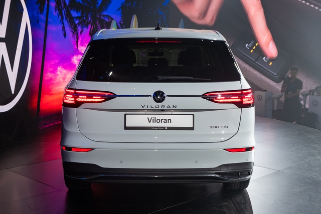 Soi qua VW Viloran Premium giá 1,989 tỷ đồng, khó lòng chiến thắng Kia Carnival - Ảnh 4.