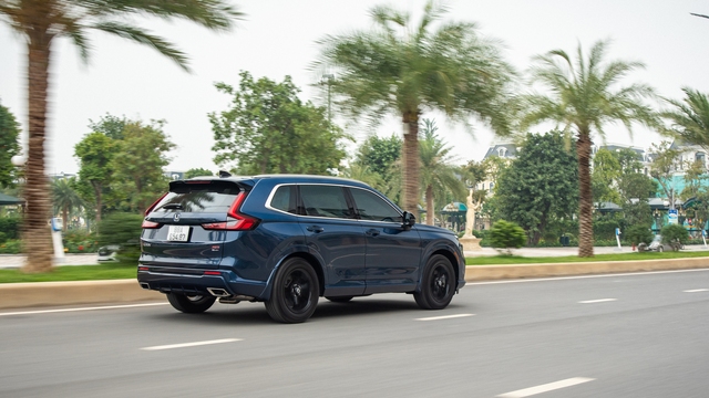 ‘Cố’ lên Honda CR-V e:HEV RS giá 1,259 tỷ đồng: Lái rồi mới thấy hay - Ảnh 10.