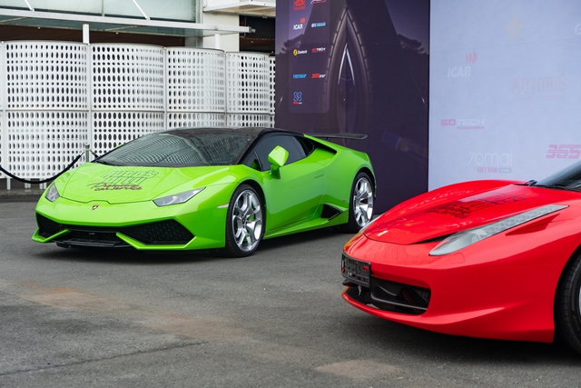 Bên trong triển lãm phụ kiện ô tô đầu tiên Việt Nam: Nhiều đồ chơi thú vị, trưng bày cả động cơ Lamborghini và hộp số Ferrari - Ảnh 3.