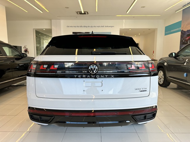 Ảnh chi tiết VW Teramont X tại đại lý: Giá dự kiến 2,168 tỷ, giao xe trước Tết, nhân tố mới cùng tầm Palisade và Explorer - Ảnh 4.