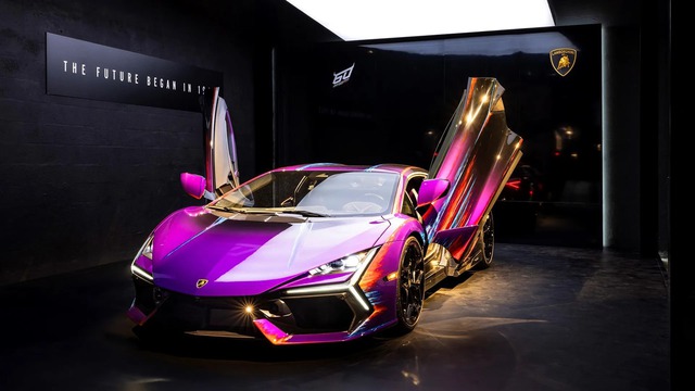 Chiếc Lamborghini Revuelto đặc biệt với lớp sơn mất gần 450 giờ hoàn tất - Ảnh 1.