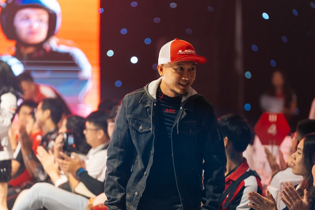 Vừa được Shark r&oacute;t 30 tỷ, startup n&agrave;y tung th&ecirc;m bộ sưu tập chất chơi cho nữ giới chơi xe - Ảnh 7.