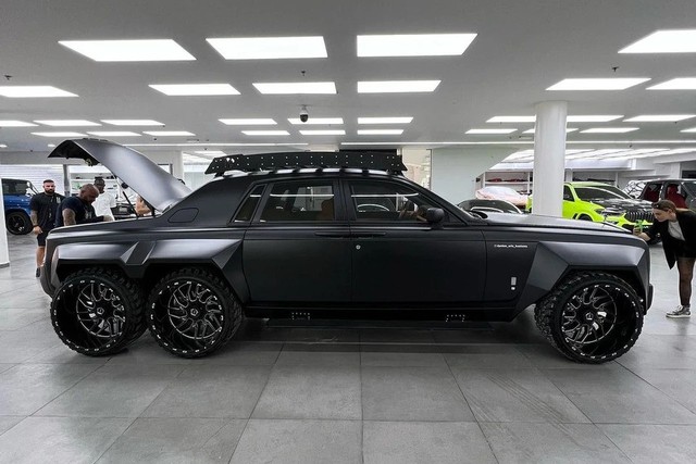 Rolls-Royce Phantom độ 6 bánh off-road siêu khủng - Ảnh 8.
