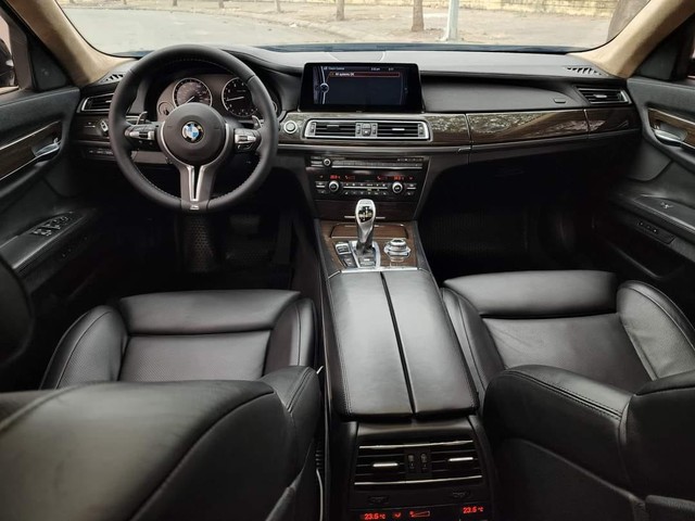 BMW 750Li rao bán 850 triệu đồng: Người bán chia sẻ 'sửa hết 800 triệu, nuôi nhẹ nhàng 30 triệu/năm' - Ảnh 2.