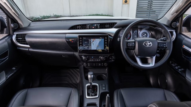 Toyota Hilux tiếp tục được nâng cấp, bổ sung công nghệ hybrid trên toàn cầu - Ảnh 2.