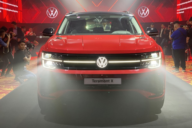 VW Teramont X ra mắt Việt Nam: Giá từ 1,998 tỷ, 2 phiên bản, nhiều công nghệ, đấu Explorer bằng giá rẻ hơn đúng 1 triệu đồng - Ảnh 8.