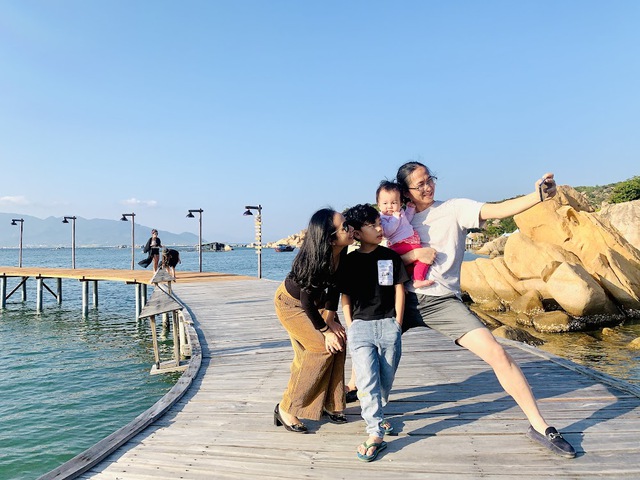 Hai vợ chồng lái xe đưa các con đi khắp 4 châu lục, chia sẻ bí kíp "nuôi dạy con dễ dàng'' - Ảnh 4. Hai vợ chồng lái xe đưa các con đi khắp 4 châu lục, chia sẻ bí kíp "nuôi dạy con dễ dàng'' - Ảnh 4.