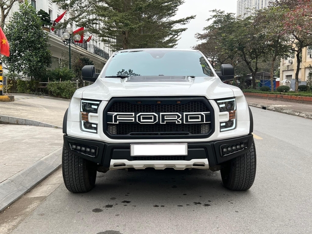 Ford Ranger Raptor rao bán gần 1 tỷ đồng nhưng người bán tiết lộ xe có '1-0-2' trên thị trường - Ảnh 1.