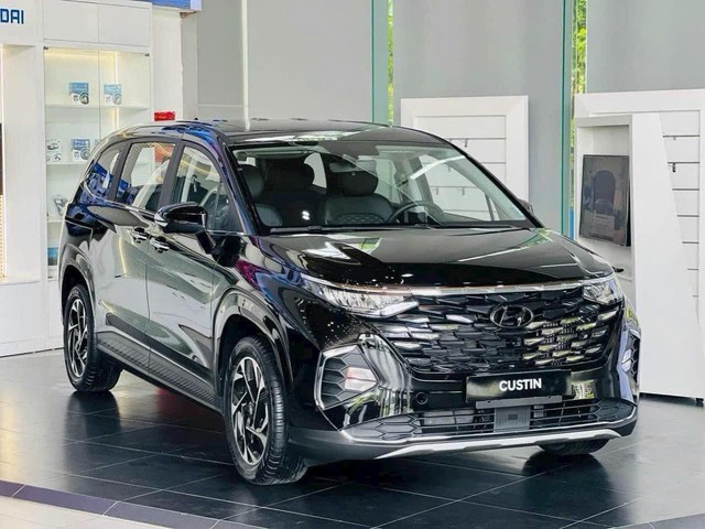 Hyundai Custin tiếp tục được ưu đãi: Giảm tới 85 triệu đồng, bản cao cấp rẻ ngang Innova Cross Tiêu chuẩn - Ảnh 3.