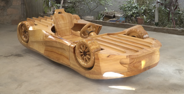 Chán làm mô hình bình thường, ông bố 9x ở Bắc Ninh chế tạo McLaren 720S lộn ngược tặng con trai- Ảnh 3. Chán làm mô hình bình thường, ông bố 9x ở Bắc Ninh chế tạo McLaren 720S lộn ngược tặng con trai- Ảnh 3.