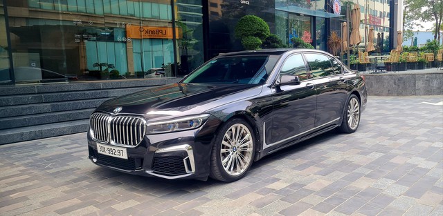 Chào BMW 750Li giá hơn 800 triệu, người bán khẳng định: ‘Tiền làm xe đắt hơn tiền xe, tiết kiệm xăng hơn Camry’- Ảnh 2.