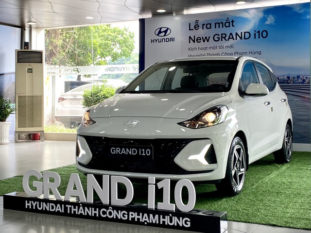 Ảnh thực tế Hyundai Grand i10 1.2AT hatchback giá 435 triệu đồng: Thấp hơn bản sedan 20 triệu đồng nhưng có ga tự động và đèn LED- Ảnh 1.