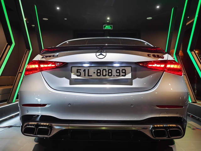 Giao Mercedes-AMG C 63 S E Performance đầu tiên ra biển tại Việt Nam, sales chia sẻ: ‘Khách thích từ năm 2022, chốt đặt trước ra mắt’- Ảnh 5.