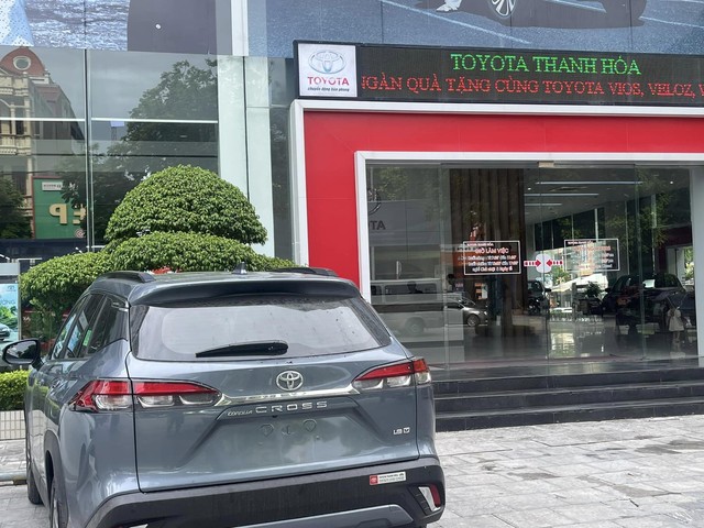 Phát hiện Toyota Corolla Cross bị rách ở cửa, chủ xe tại Thanh Hóa nghi sales giấu lỗi khiến xe không được bảo hành- Ảnh 5.