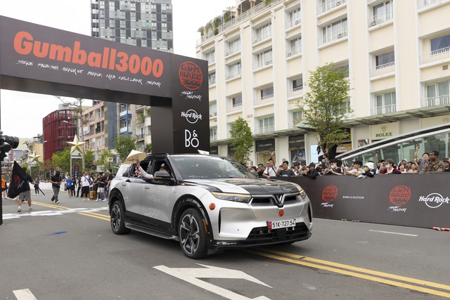 VinFast VF 7 và VF 9 nổi bật trong dàn xe sang tham dự hành trình siêu xe Gumball 3000- Ảnh 6.