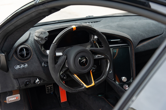 Loạt xe chỉ d&agrave;nh cho đại gia Việt ra mắt năm 2025: Đủ si&ecirc;u xe đến si&ecirc;u sang, nhiều mẫu h&agrave;ng hiếm tr&ecirc;n thế giới, c&oacute; mẫu gi&aacute; ngang 2 căn penthouse- Ảnh 14.