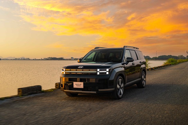 Điểm danh loạt xe ra mắt Việt Nam tháng cuối năm: Trải dài nhiều phân khúc, có cả siêu xe, thêm một mẫu tải van lần đầu xuất hiện- Ảnh 1. Điểm danh loạt xe ra mắt Việt Nam tháng cuối năm: Trải dài nhiều phân khúc, có cả siêu xe, thêm một mẫu tải van lần đầu xuất hiện- Ảnh 1.