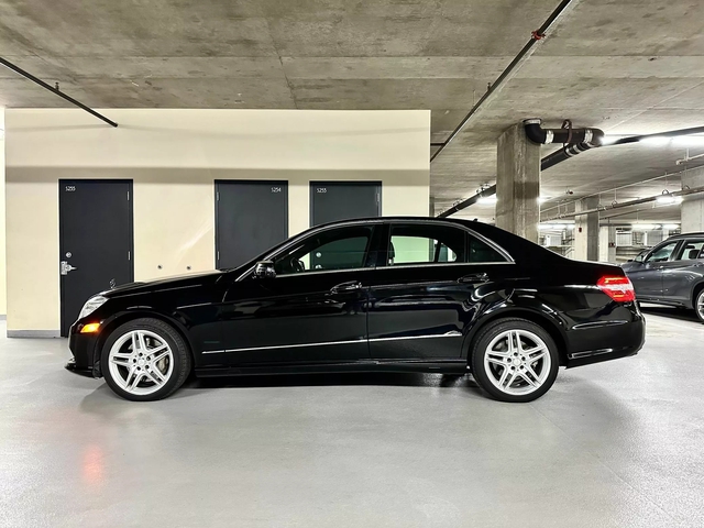 Nhảy 'hố vôi' chơi 'Mẹc' tốn cỡ này: Bỏ cả tỷ đồng bảo dưỡng chiếc E-Class trong 9 năm nhưng bán lại chỉ được... hơn 200 triệu đồng- Ảnh 2. Nhảy 'hố vôi' chơi 'Mẹc' tốn cỡ này: Bỏ cả tỷ đồng bảo dưỡng chiếc E-Class trong 9 năm nhưng bán lại chỉ được... hơn 200 triệu đồng- Ảnh 2.